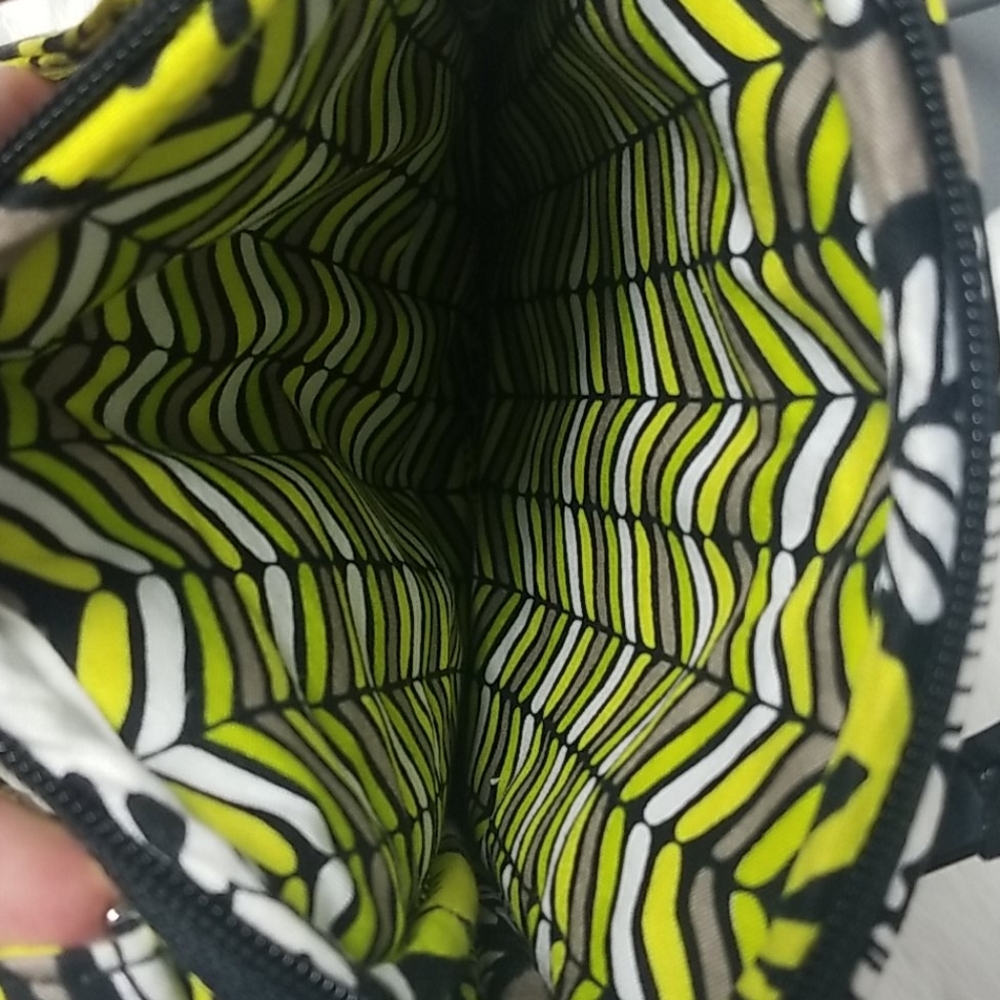 VERA BRADLEY CROSSBODY BAG BLACK AND YELLOW - Picture 4 of 8